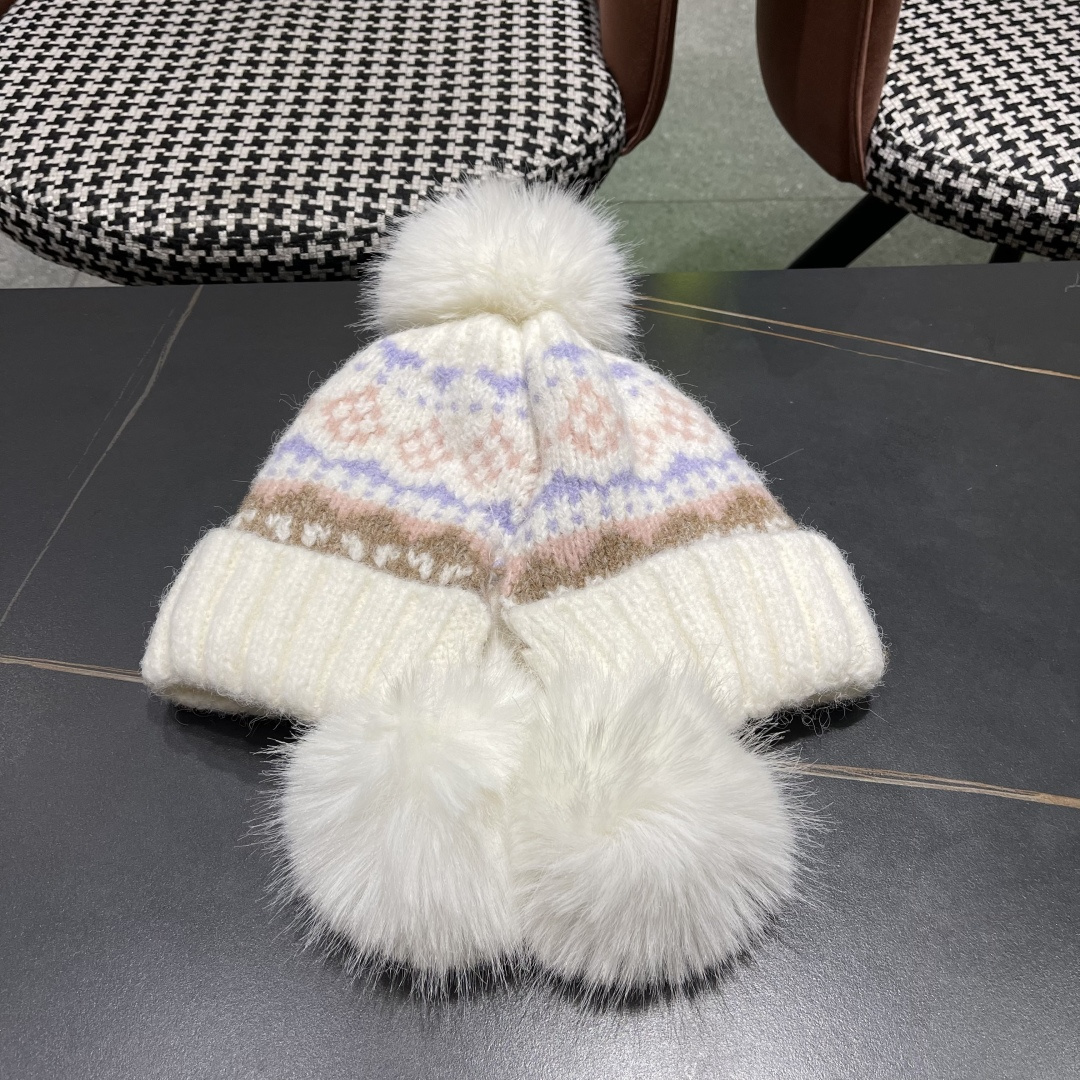  普拉达，毛线帽子加厚保暖护耳骑行防寒套头雷锋帽
2025新款针织帽女秋冬季