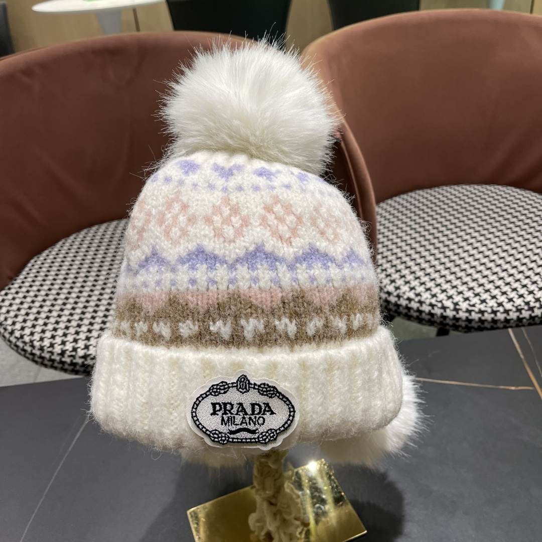  普拉达，毛线帽子加厚保暖护耳骑行防寒套头雷锋帽
2025新款针织帽女秋冬季