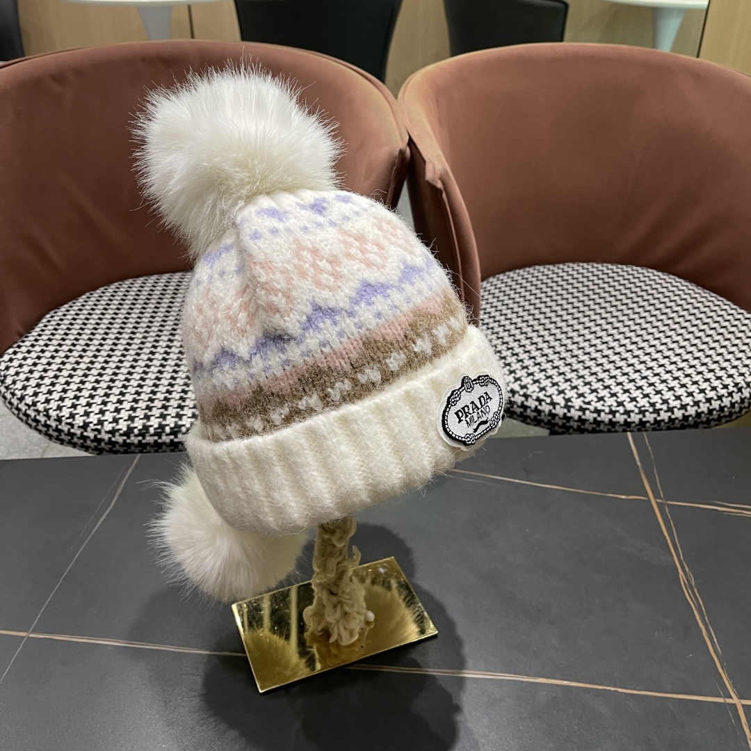  普拉达，毛线帽子加厚保暖护耳骑行防寒套头雷锋帽
2025新款针织帽女秋冬季