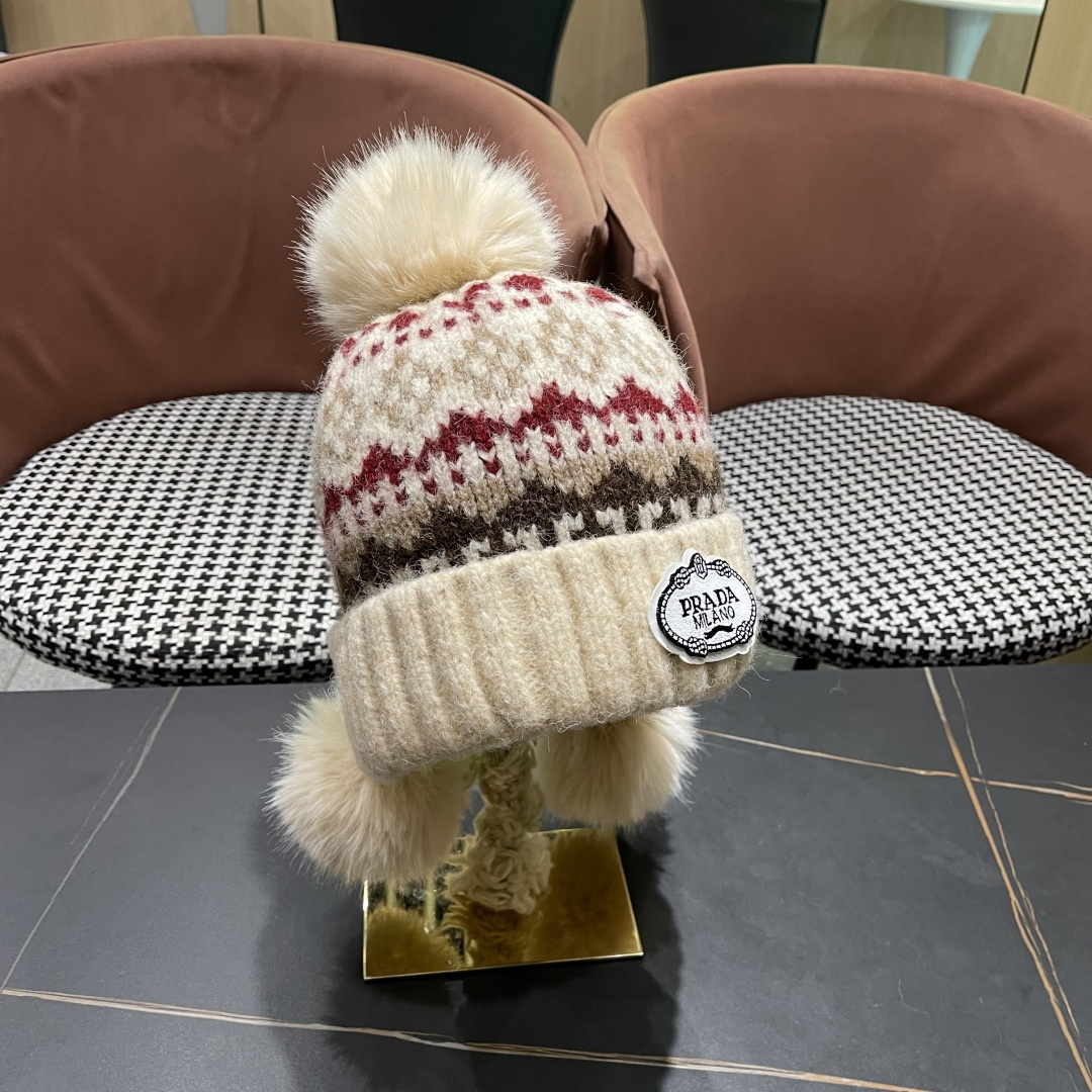  普拉达，毛线帽子加厚保暖护耳骑行防寒套头雷锋帽
2025新款针织帽女秋冬季