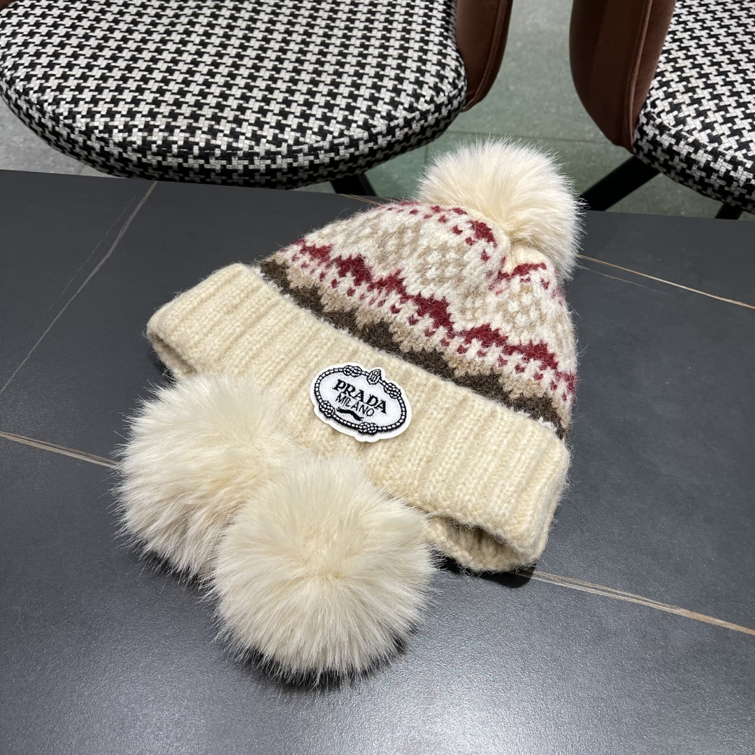  普拉达，毛线帽子加厚保暖护耳骑行防寒套头雷锋帽
2025新款针织帽女秋冬季