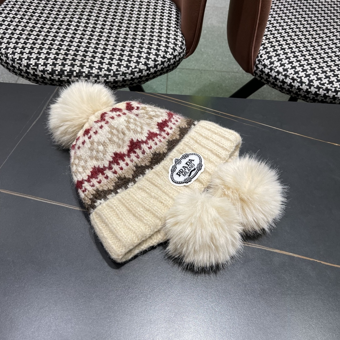  普拉达，毛线帽子加厚保暖护耳骑行防寒套头雷锋帽
2025新款针织帽女秋冬季