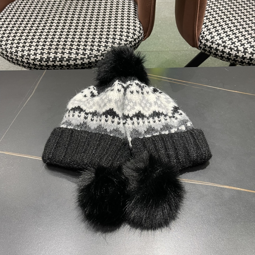  普拉达，毛线帽子加厚保暖护耳骑行防寒套头雷锋帽
2025新款针织帽女秋冬季