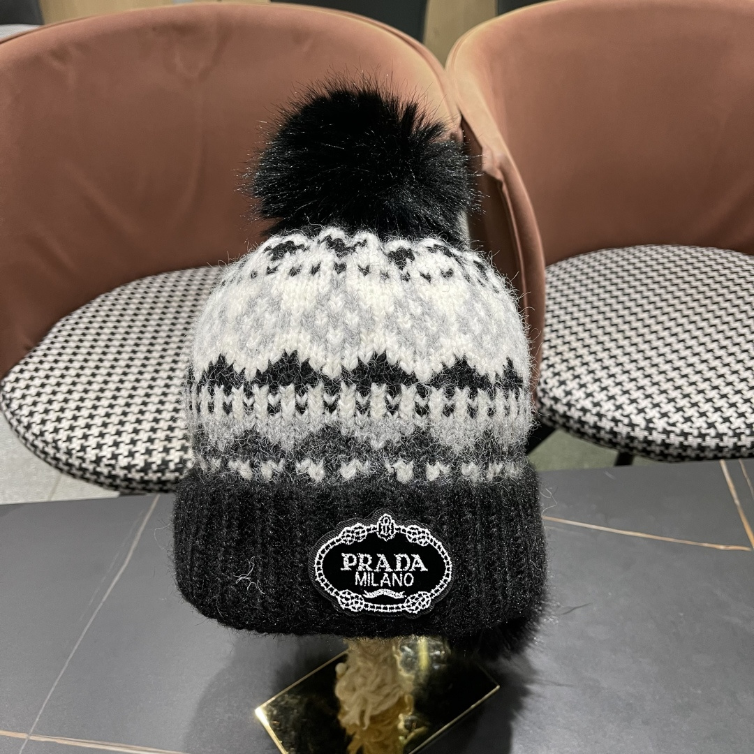  普拉达，毛线帽子加厚保暖护耳骑行防寒套头雷锋帽
2025新款针织帽女秋冬季