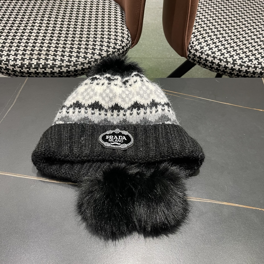  普拉达，毛线帽子加厚保暖护耳骑行防寒套头雷锋帽
2025新款针织帽女秋冬季