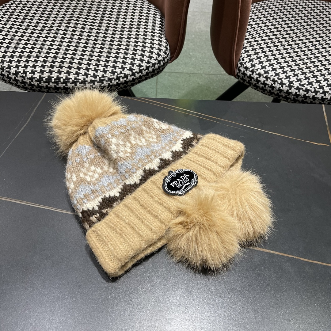  普拉达，毛线帽子加厚保暖护耳骑行防寒套头雷锋帽
2025新款针织帽女秋冬季