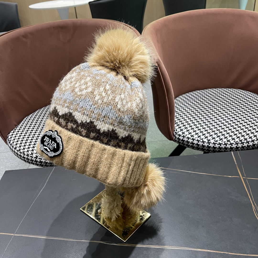  普拉达，毛线帽子加厚保暖护耳骑行防寒套头雷锋帽
2025新款针织帽女秋冬季