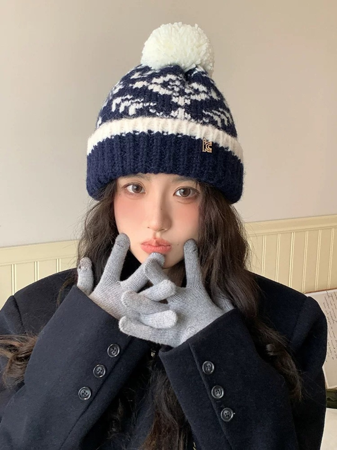  MONCLER（蒙口）费尔岛复古毛球毛线帽女秋冬季显脸
小保暖帽子护耳冷帽针织包头帽