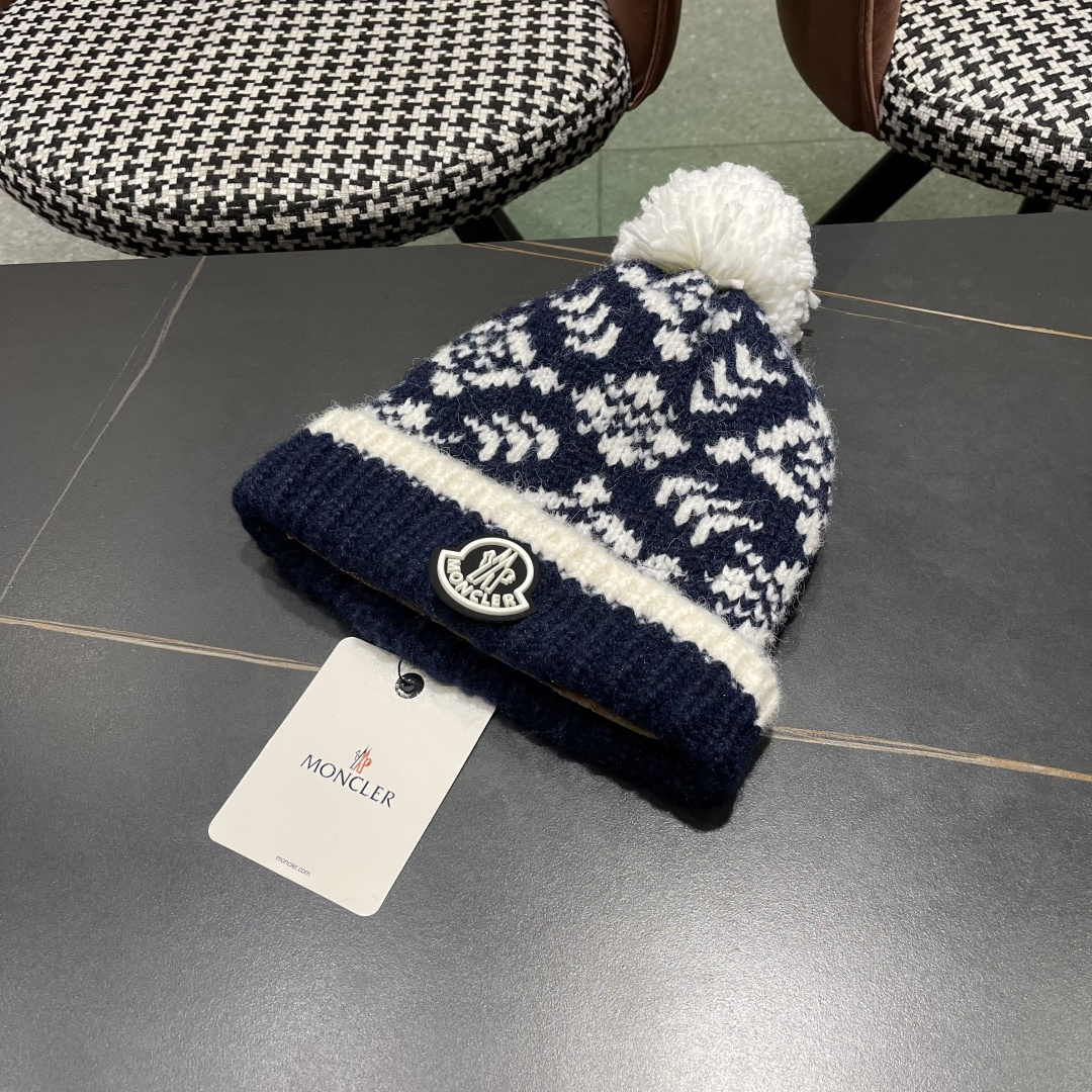  MONCLER（蒙口）费尔岛复古毛球毛线帽女秋冬季显脸
小保暖帽子护耳冷帽针织包头帽