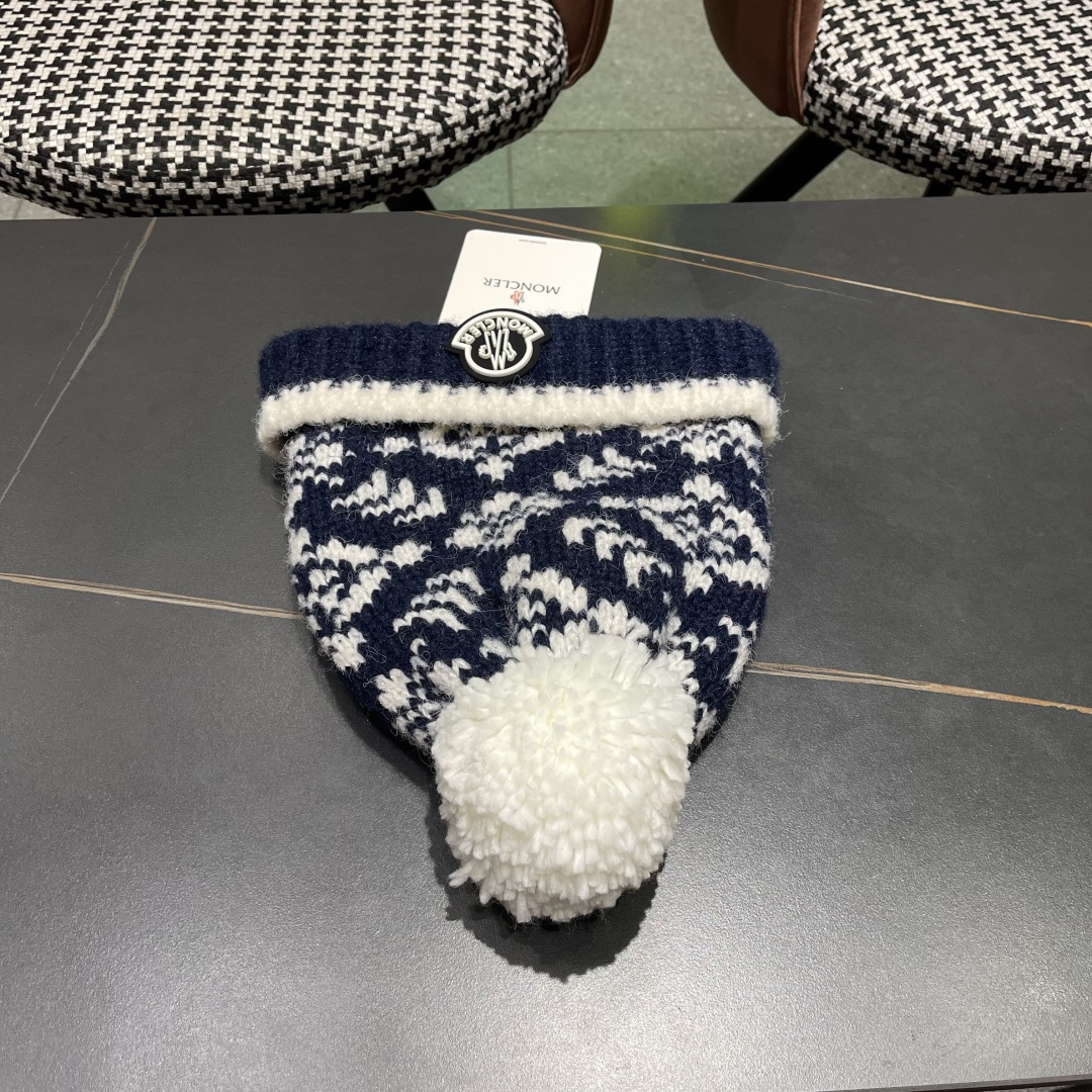 MONCLER（蒙口）费尔岛复古毛球毛线帽女秋冬季显脸
小保暖帽子护耳冷帽针织包头帽