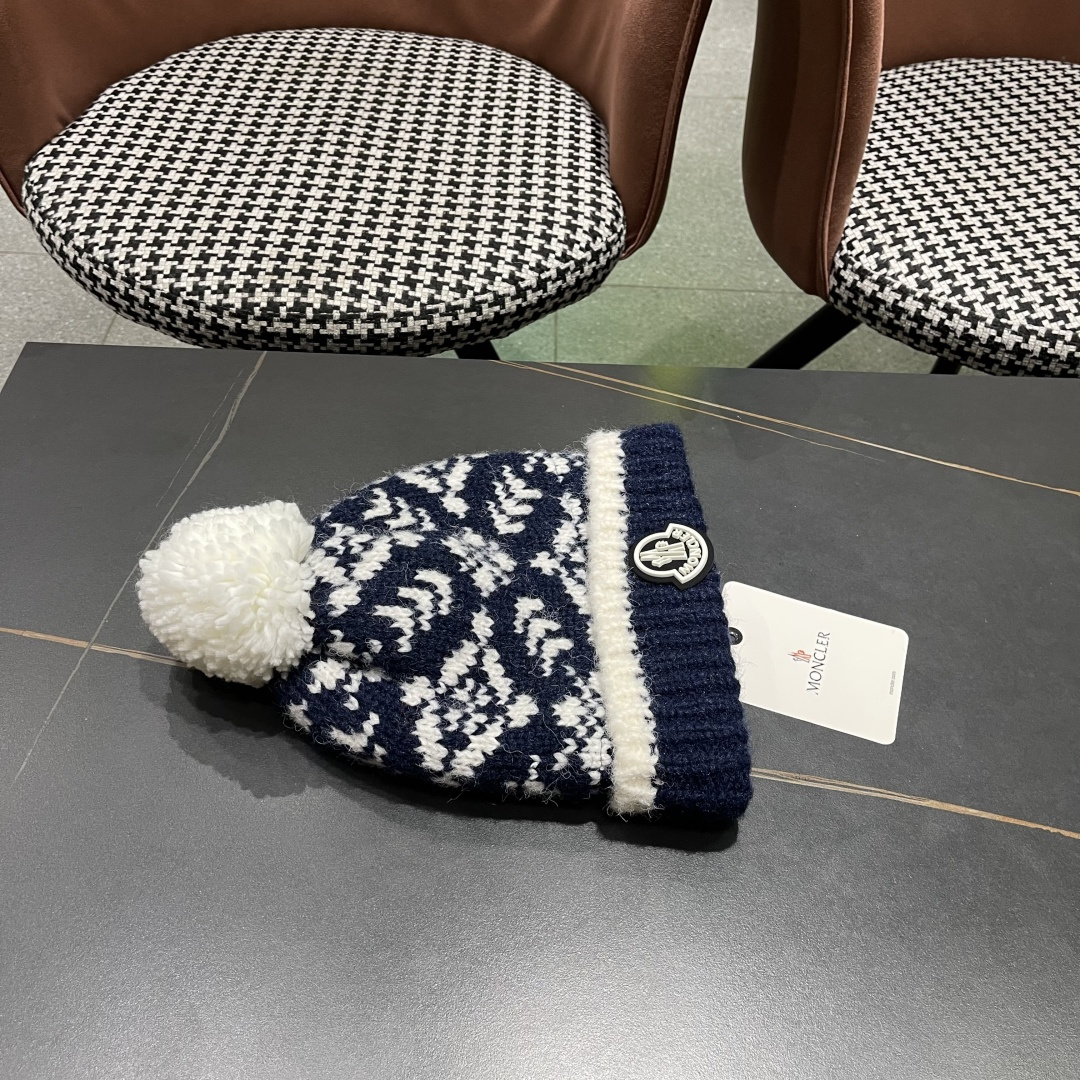  MONCLER（蒙口）费尔岛复古毛球毛线帽女秋冬季显脸
小保暖帽子护耳冷帽针织包头帽