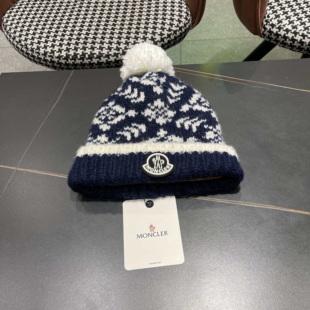  MONCLER（蒙口）费尔岛复古毛球毛线帽女秋冬季显脸
小保暖帽子护耳冷帽针织包头帽