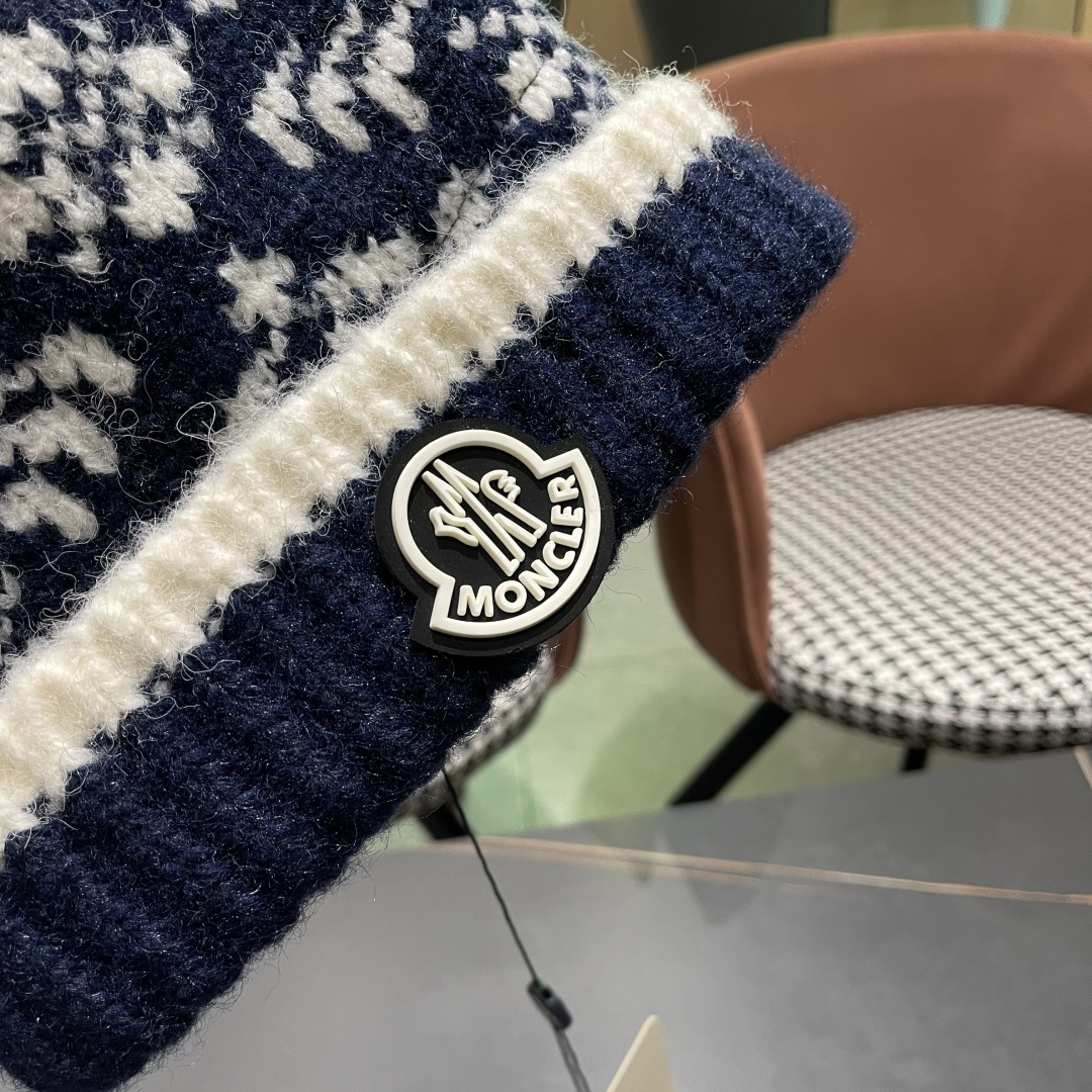  MONCLER（蒙口）费尔岛复古毛球毛线帽女秋冬季显脸
小保暖帽子护耳冷帽针织包头帽