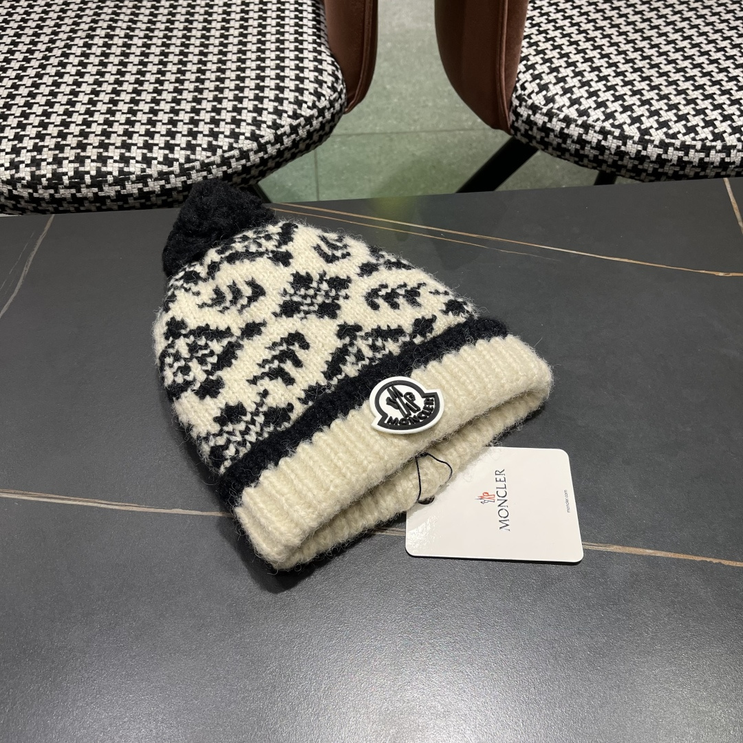  MONCLER（蒙口）费尔岛复古毛球毛线帽女秋冬季显脸
小保暖帽子护耳冷帽针织包头帽
