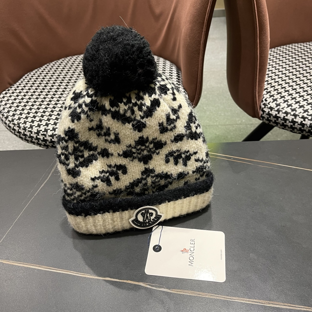  MONCLER（蒙口）费尔岛复古毛球毛线帽女秋冬季显脸
小保暖帽子护耳冷帽针织包头帽