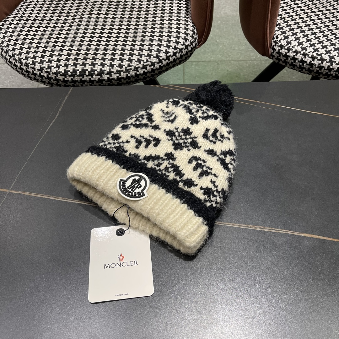  MONCLER（蒙口）费尔岛复古毛球毛线帽女秋冬季显脸
小保暖帽子护耳冷帽针织包头帽