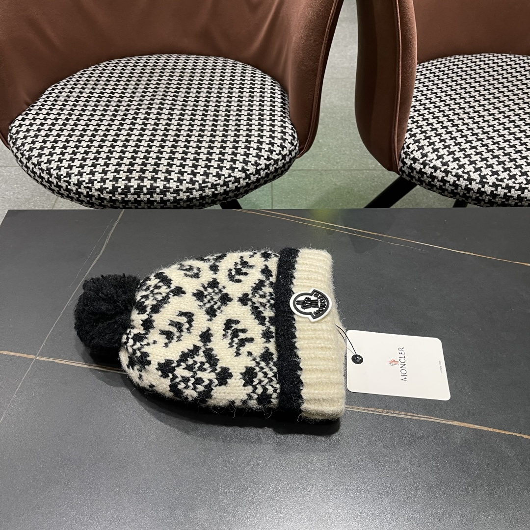  MONCLER（蒙口）费尔岛复古毛球毛线帽女秋冬季显脸
小保暖帽子护耳冷帽针织包头帽