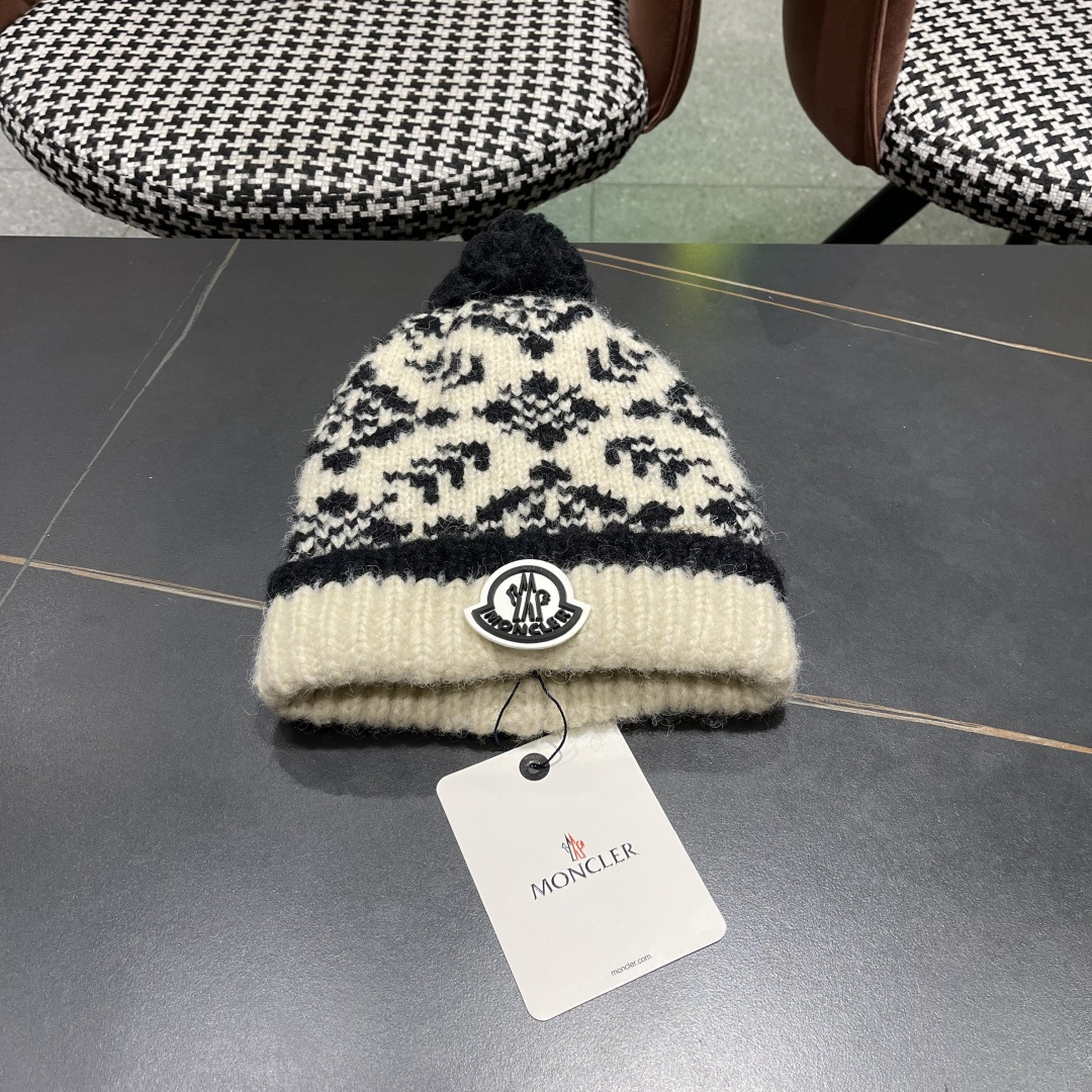  MONCLER（蒙口）费尔岛复古毛球毛线帽女秋冬季显脸
小保暖帽子护耳冷帽针织包头帽