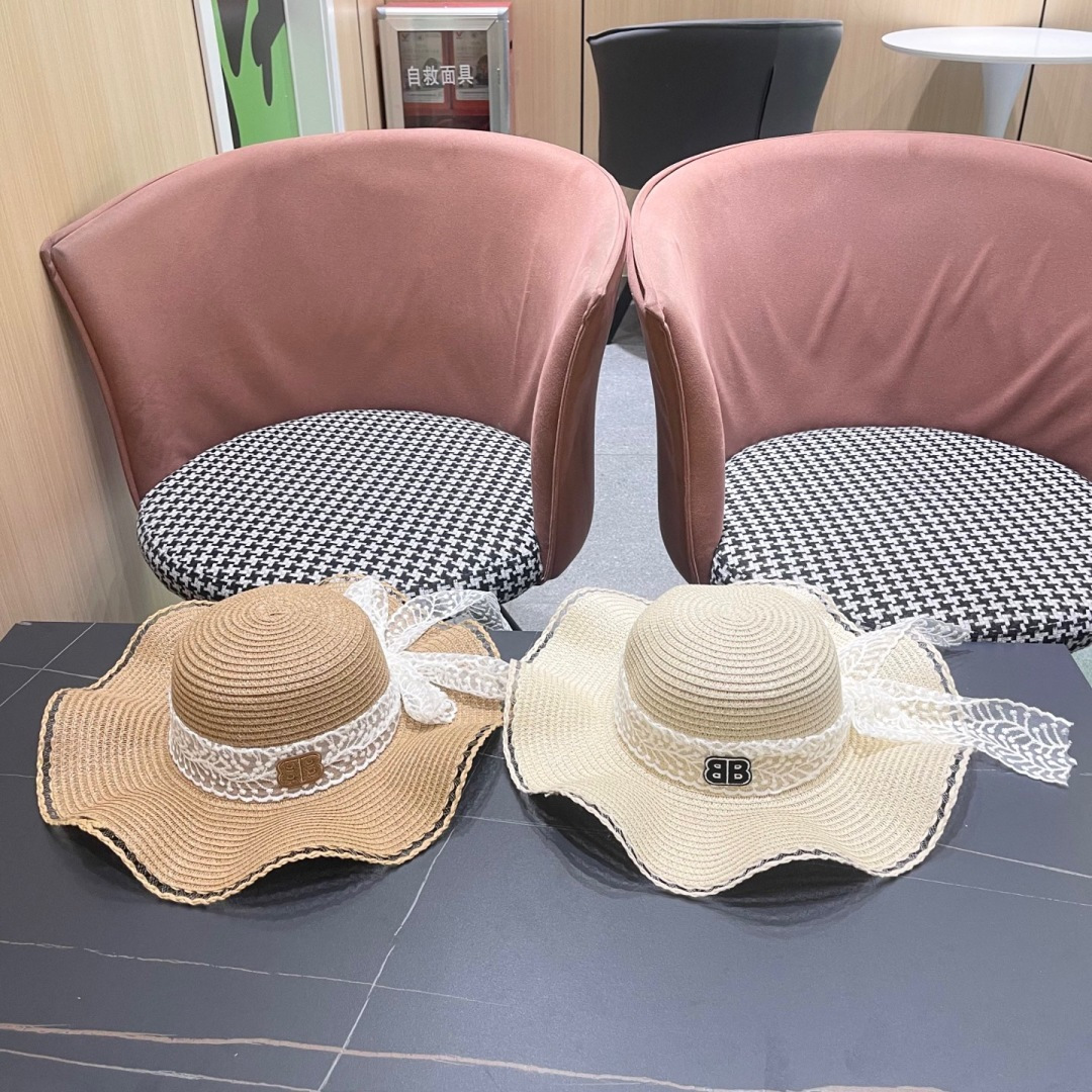  Balenciaga（巴黎世家）韩版女士新款夏天波浪遮阳草帽沙滩帽子蕾丝蝴蝶
结太阳帽