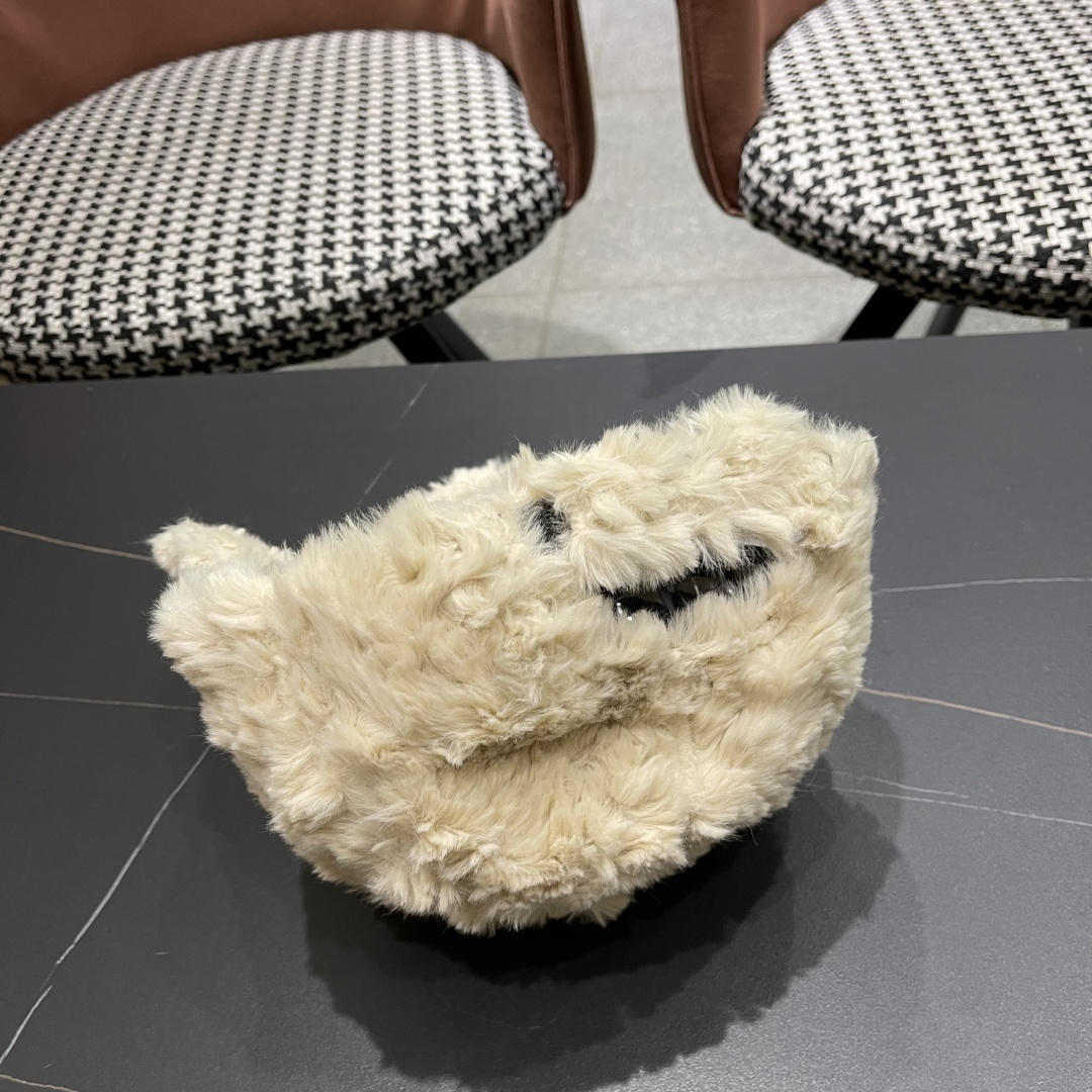 【CHANEL香奈儿】2025毛绒绒秋冬新款棒球帽🌈百搭更有质感的一款