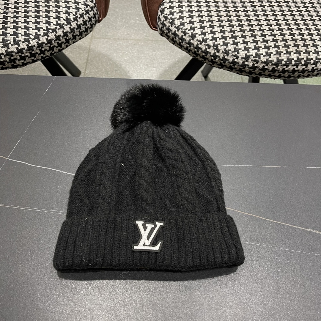  lv路易威登帽子2025女秋冬毛线帽韩版针织帽女士百搭毛球帽护耳冬季套头潮加厚帽