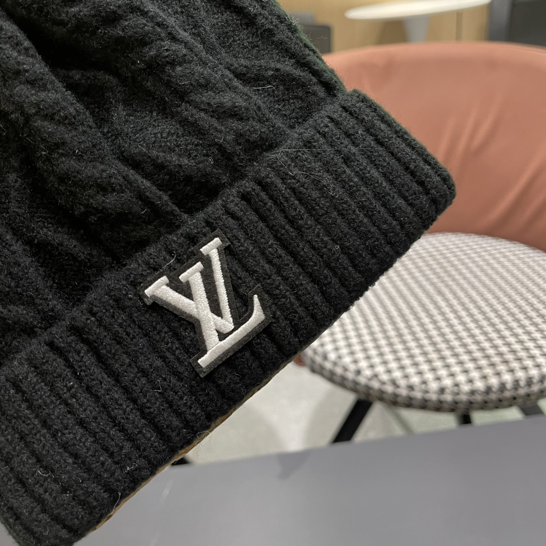  lv路易威登帽子2025女秋冬毛线帽韩版针织帽女士百搭毛球帽护耳冬季套头潮加厚帽