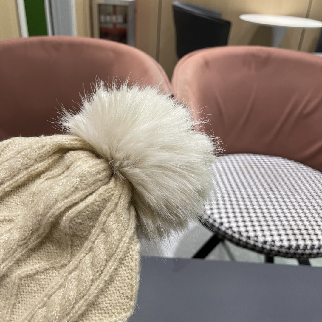  lv路易威登帽子2025女秋冬毛线帽韩版针织帽女士百搭毛球帽护耳冬季套头潮加厚帽