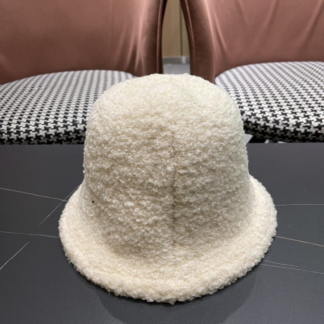  Chanel香奈儿 2025秋冬款渔夫帽毛绒保暖韩版盆帽潮

