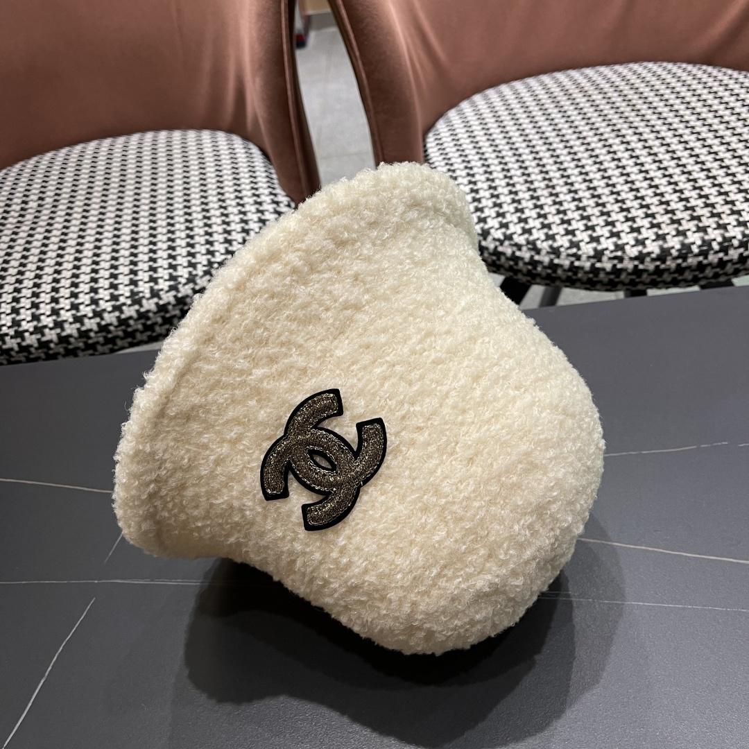 Chanel香奈儿 2025秋冬款渔夫帽毛绒保暖韩版盆帽潮

