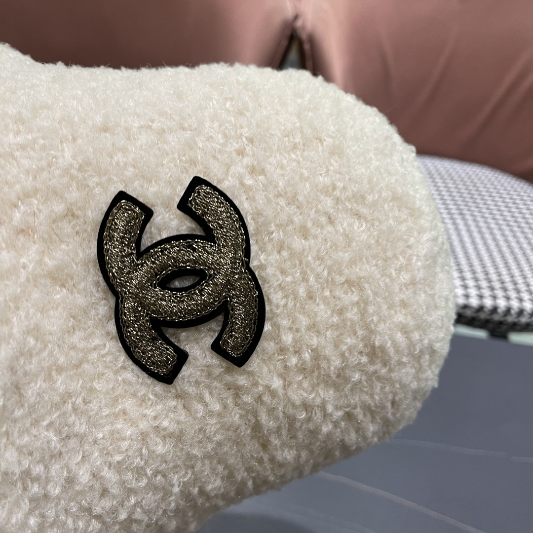  Chanel香奈儿 2025秋冬款渔夫帽毛绒保暖韩版盆帽潮

