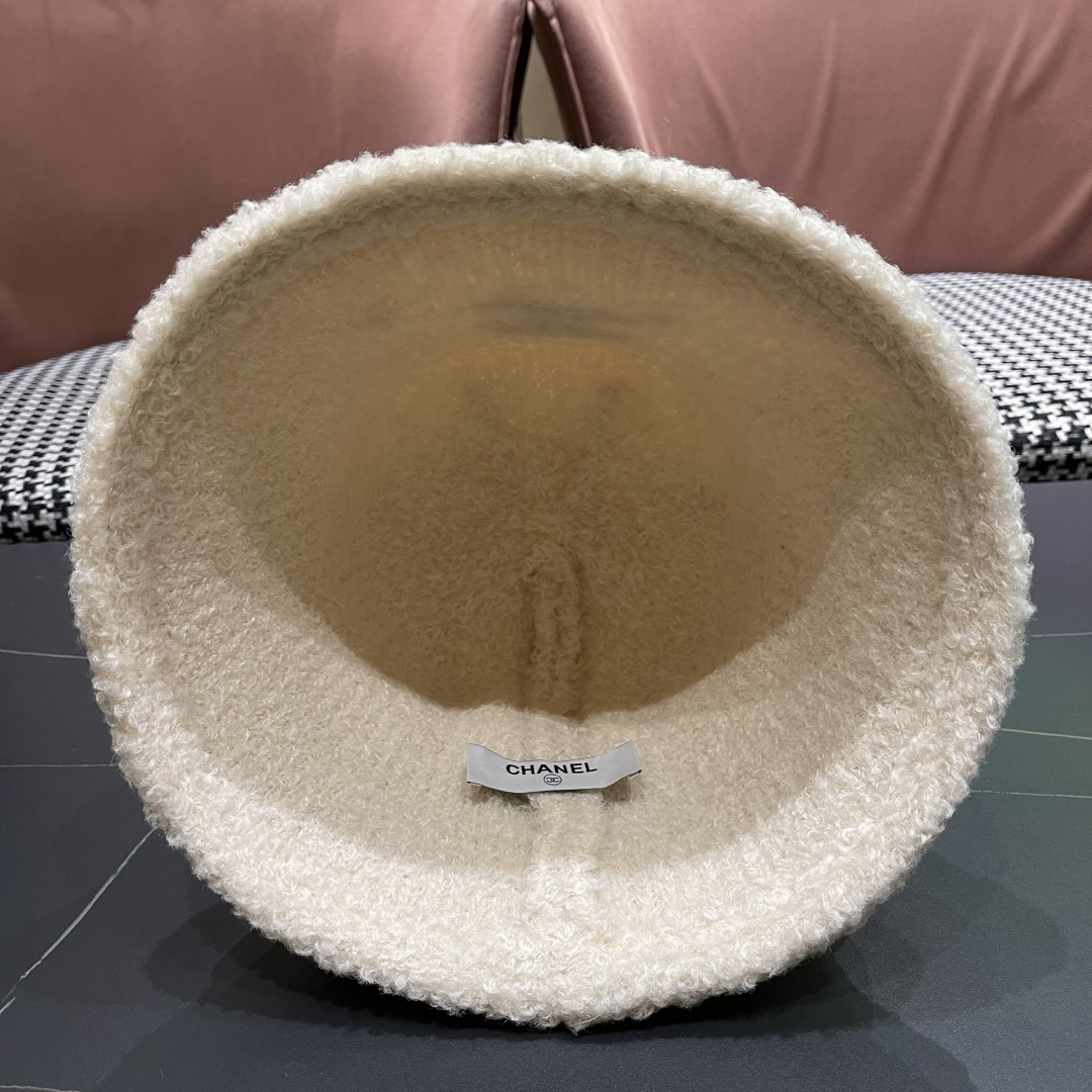  Chanel香奈儿 2025秋冬款渔夫帽毛绒保暖韩版盆帽潮

