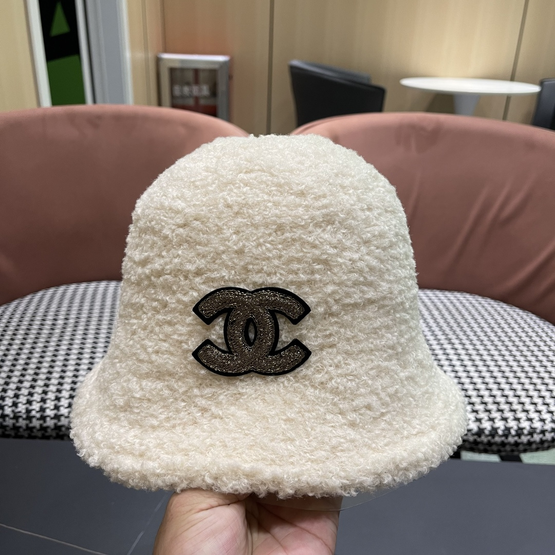  Chanel香奈儿 2025秋冬款渔夫帽毛绒保暖韩版盆帽潮

