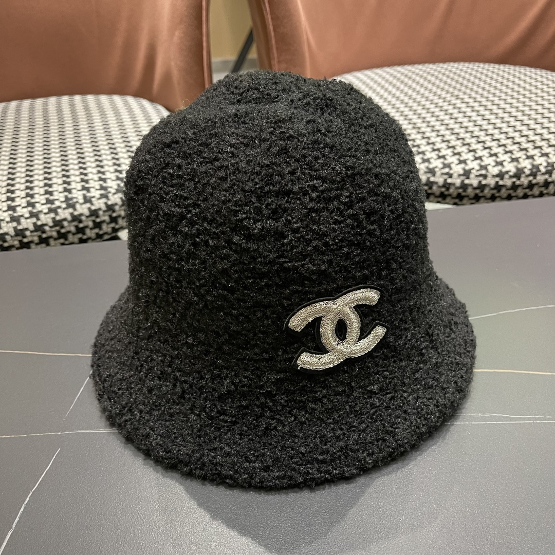  Chanel香奈儿 2025秋冬款渔夫帽毛绒保暖韩版盆帽潮

