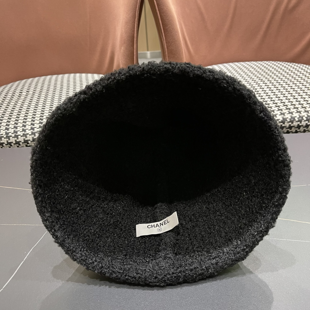  Chanel香奈儿 2025秋冬款渔夫帽毛绒保暖韩版盆帽潮

