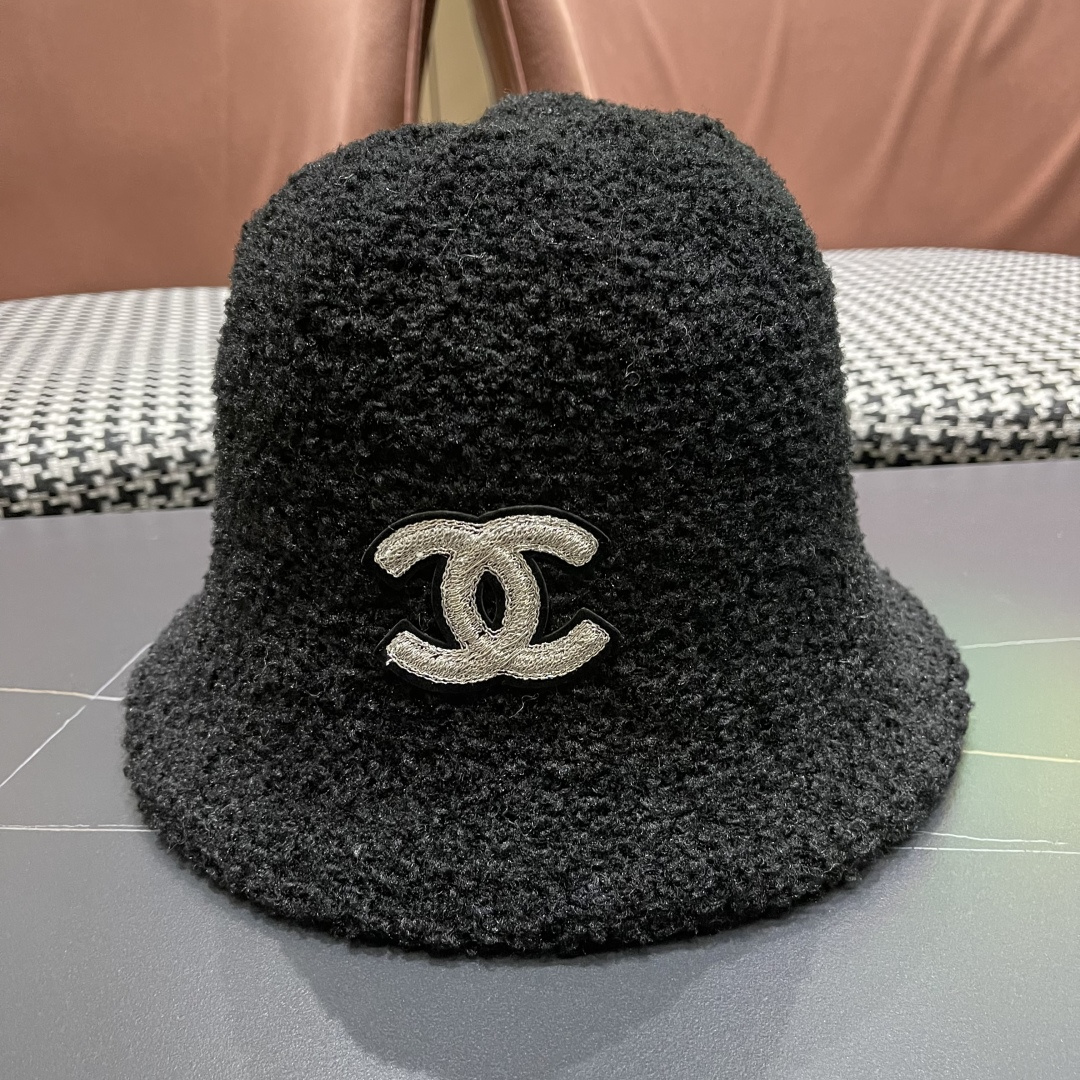  Chanel香奈儿 2025秋冬款渔夫帽毛绒保暖韩版盆帽潮

