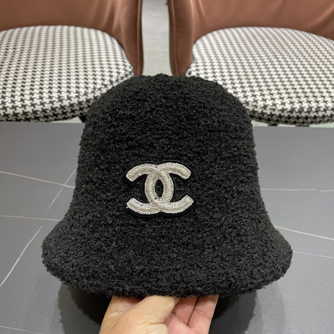  Chanel香奈儿 2025秋冬款渔夫帽毛绒保暖韩版盆帽潮

