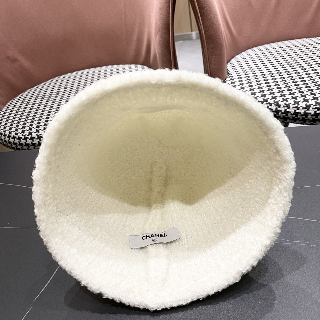  Chanel香奈儿 2025秋冬款渔夫帽毛绒保暖韩版盆帽潮

