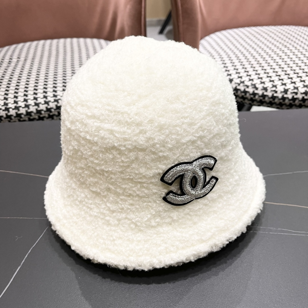  Chanel香奈儿 2025秋冬款渔夫帽毛绒保暖韩版盆帽潮

