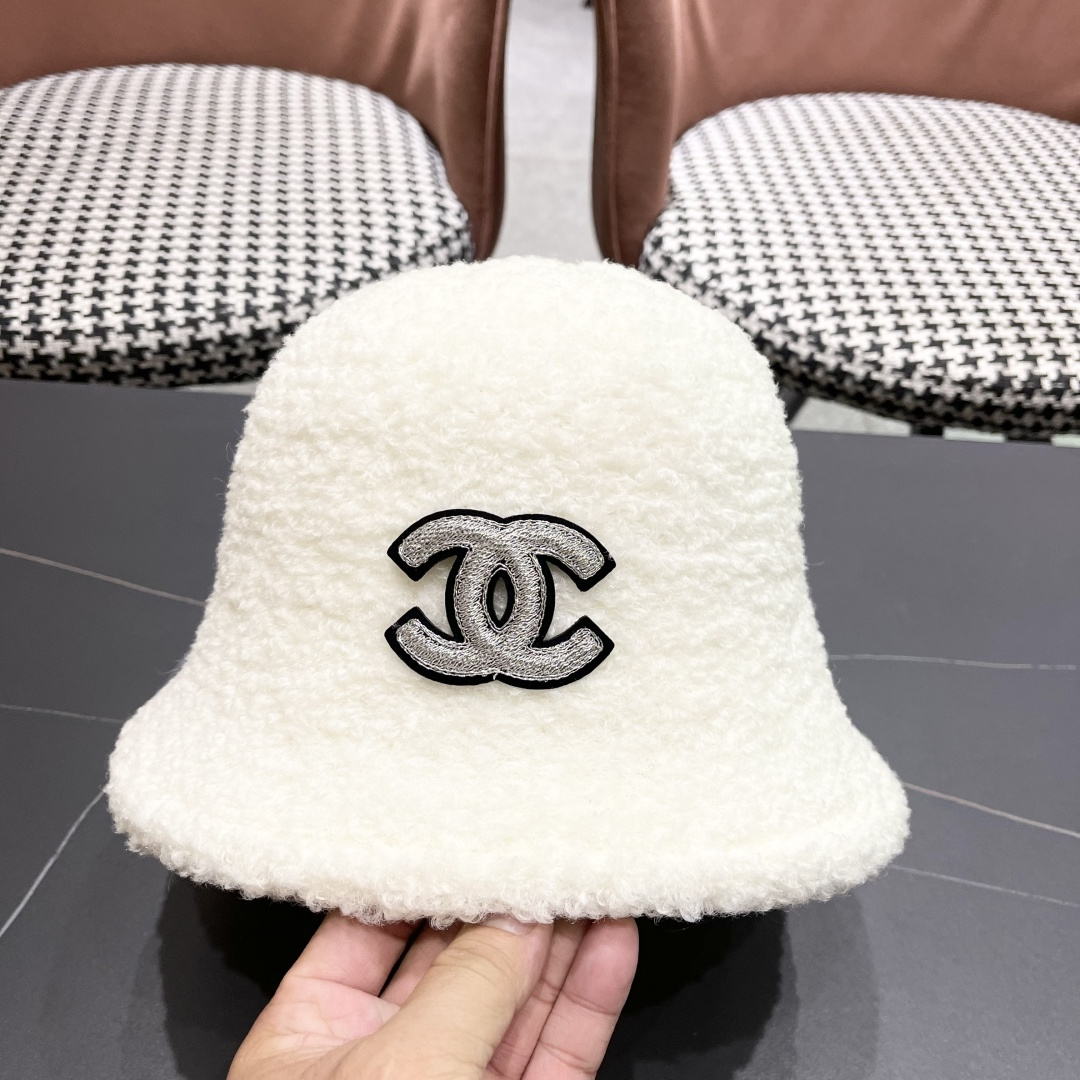  Chanel香奈儿 2025秋冬款渔夫帽毛绒保暖韩版盆帽潮

