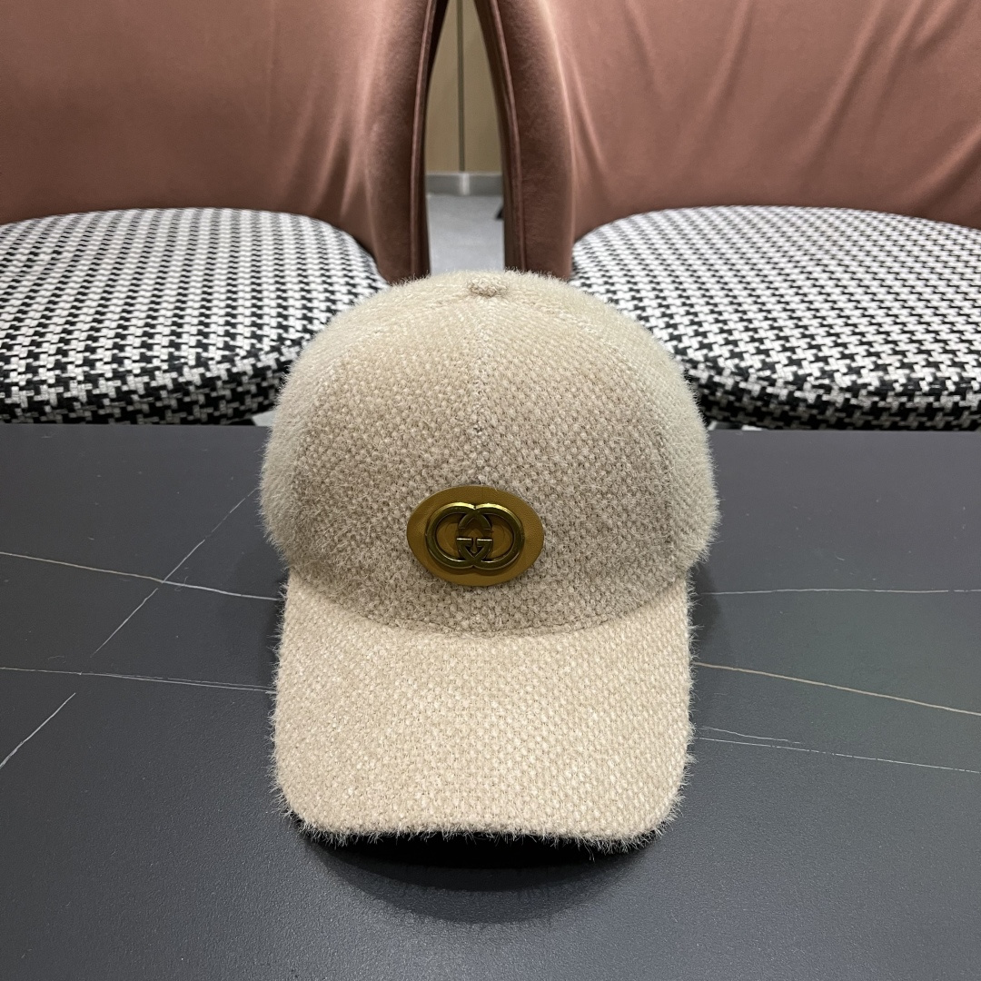   古奇棒球帽♥️GUCCI🧢新品秋冬新款毛绒棒球帽，🔥🎩 工艺非常精美 方便携带！跑量！