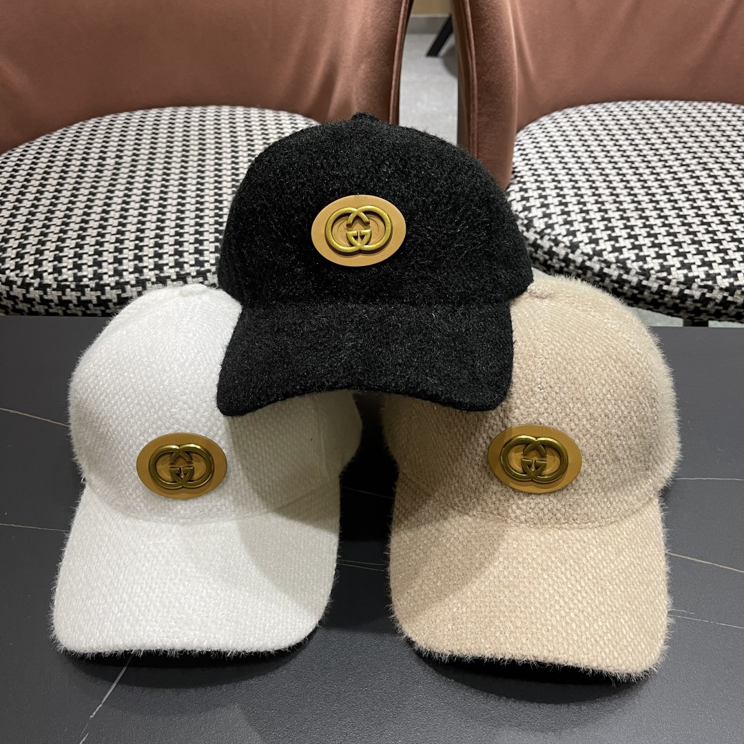   古奇棒球帽♥️GUCCI🧢新品秋冬新款毛绒棒球帽，🔥🎩 工艺非常精美 方便携带！跑量！