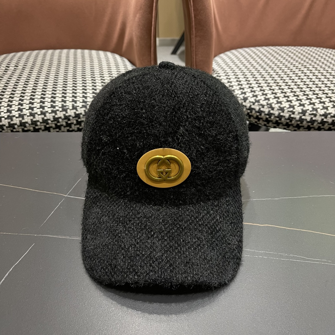  古奇棒球帽♥️GUCCI🧢新品秋冬新款毛绒棒球帽，🔥🎩 工艺非常精美 方便携带！跑量！