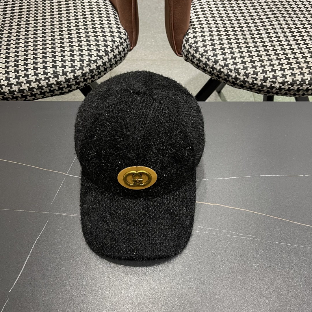  古奇棒球帽♥️GUCCI🧢新品秋冬新款毛绒棒球帽，🔥🎩 工艺非常精美 方便携带！跑量！