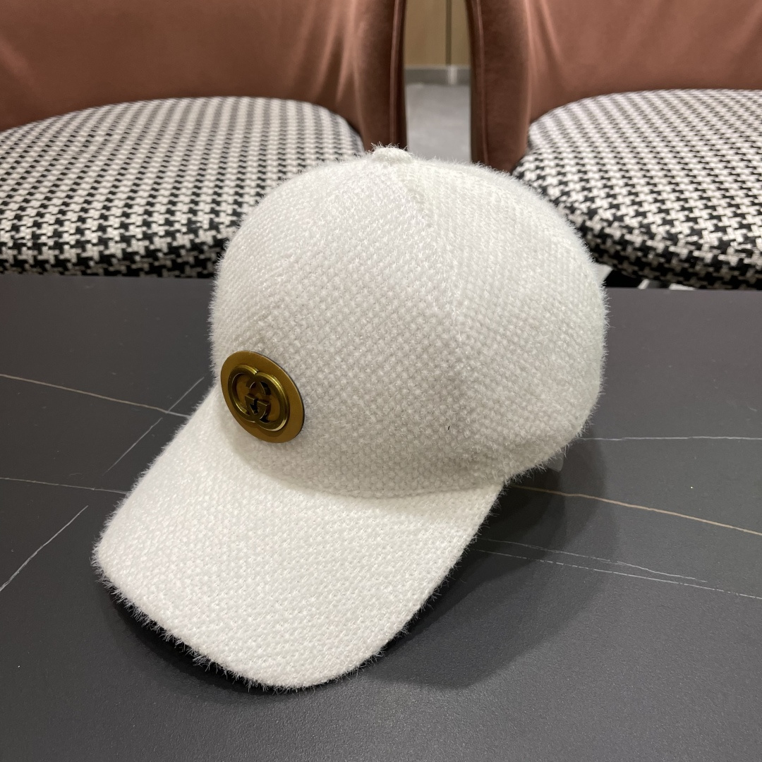   古奇棒球帽♥️GUCCI🧢新品秋冬新款毛绒棒球帽，🔥🎩 工艺非常精美 方便携带！跑量！