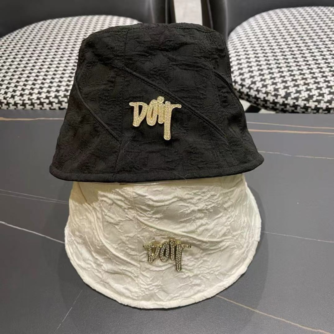  Dior 迪奥 新款小众水桶渔夫帽， 精致純也格调很有感觉，很酷很时尚，质量超赞