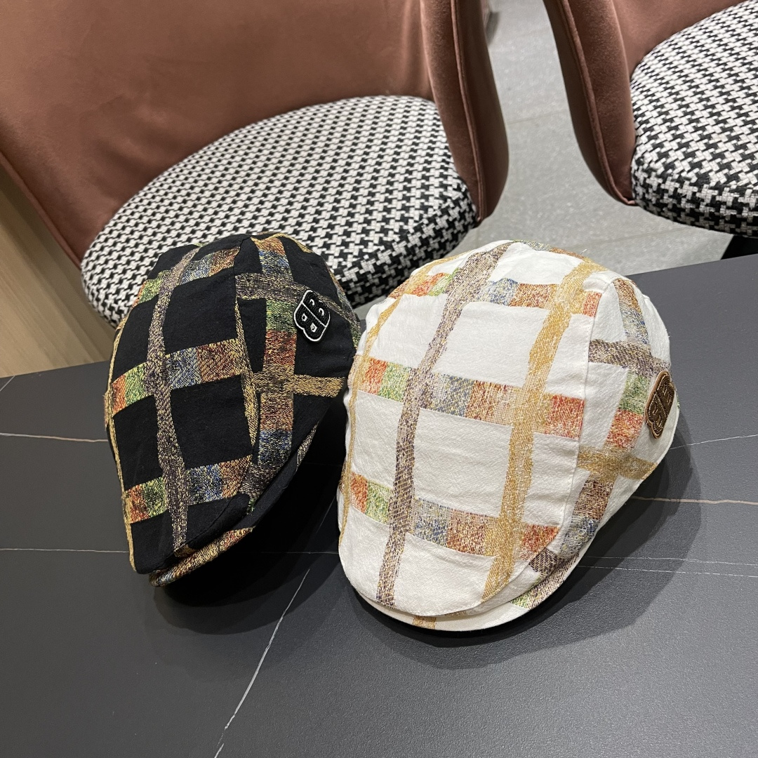  巴黎世家 春夏季男女帽子薄款透气复古英伦格纹潮流前进
帽时尚洋气休闲帽