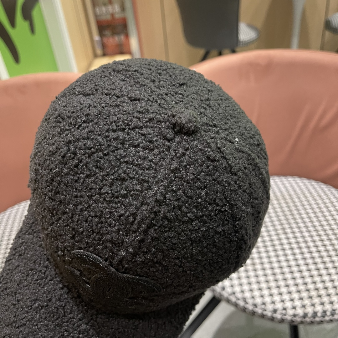  chanel香奈儿】2025新款秋冬小香风款棒球帽🧢，毛绒绒的非常舒服 大牌款超好搭配