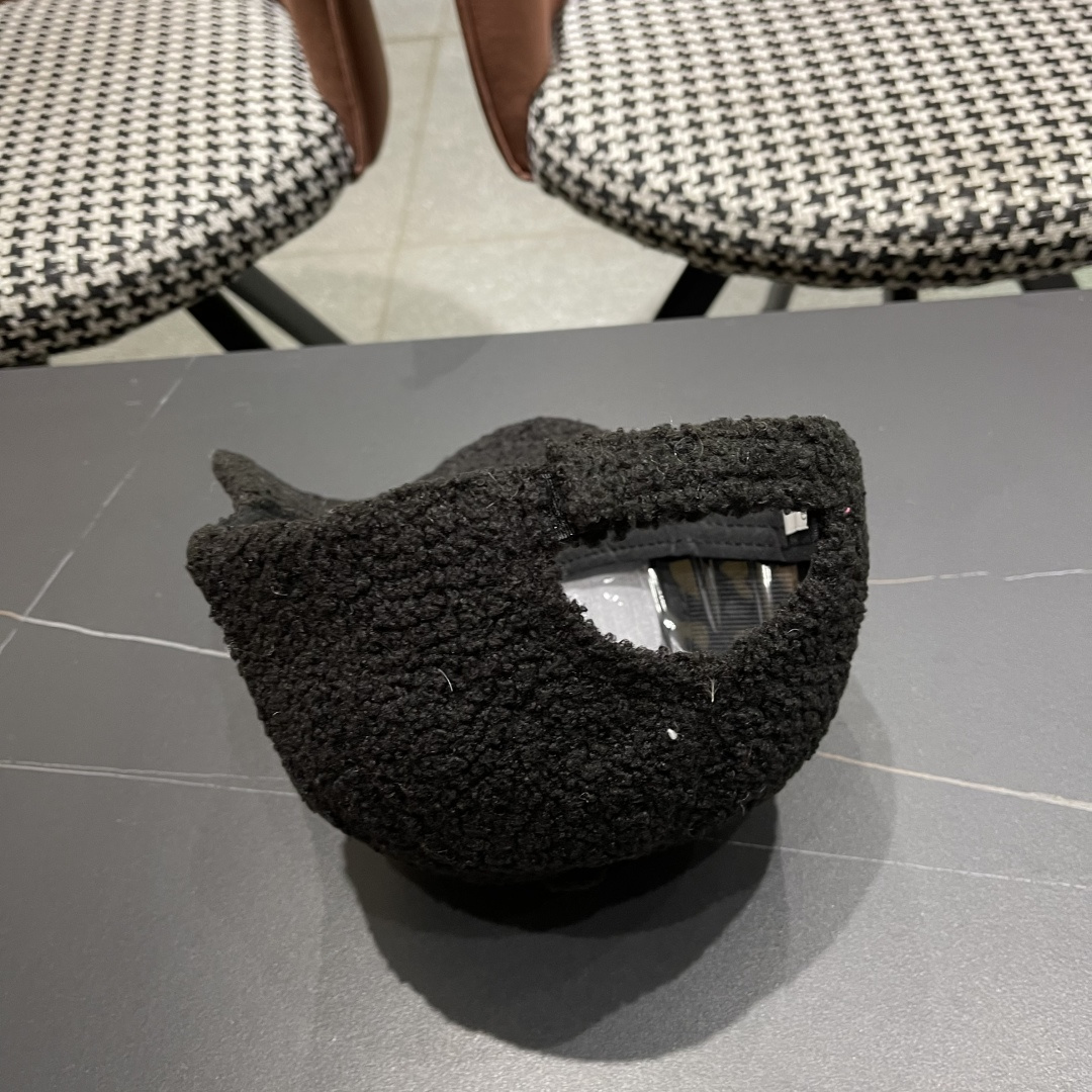  chanel香奈儿】2025新款秋冬小香风款棒球帽🧢，毛绒绒的非常舒服 大牌款超好搭配