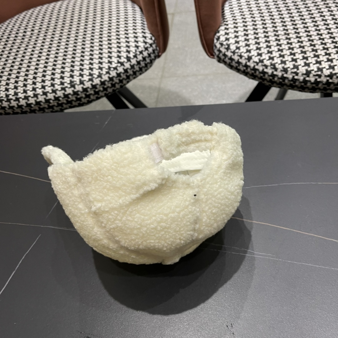  chanel香奈儿】2025新款秋冬小香风款棒球帽🧢，毛绒绒的非常舒服 大牌款超好搭配