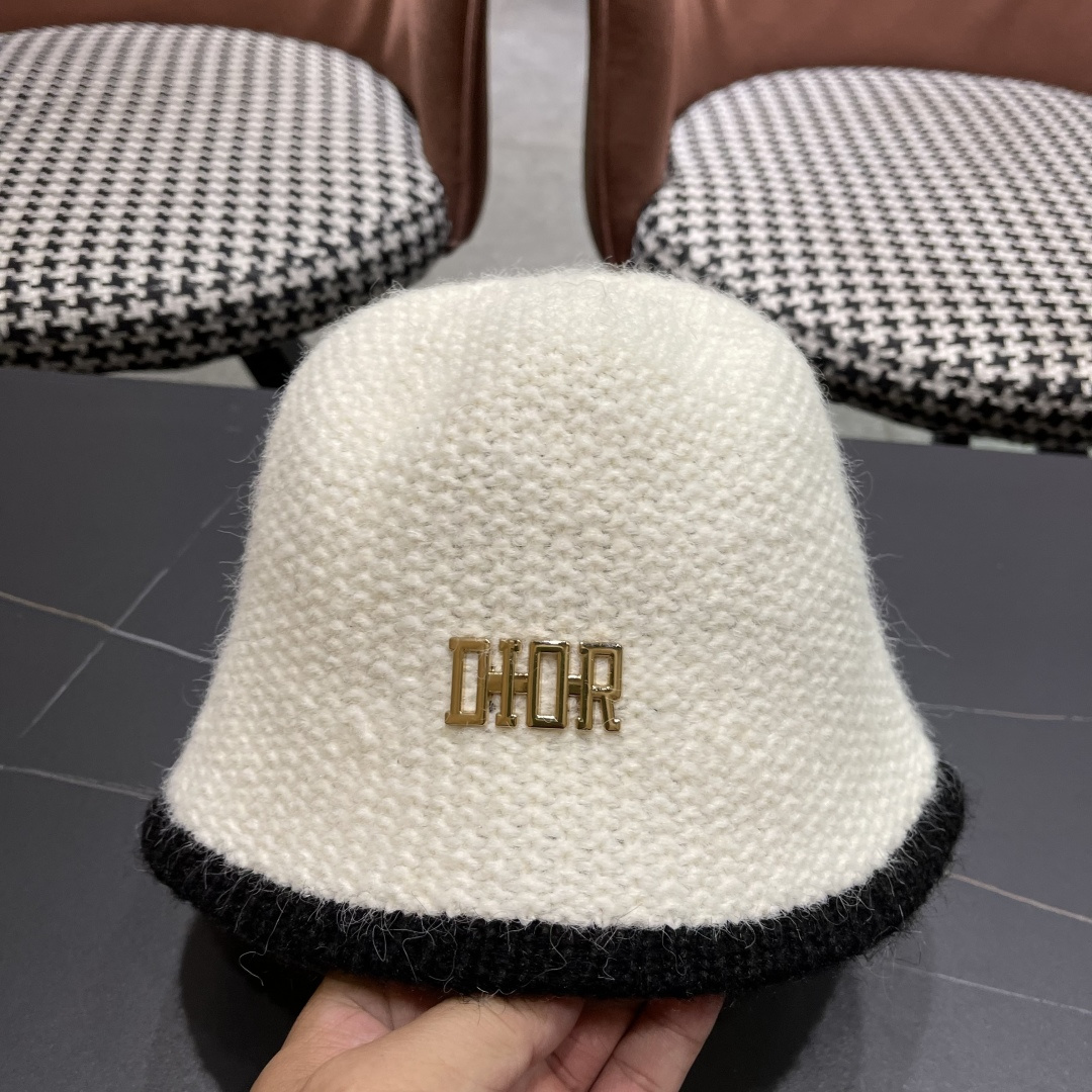  DIOR迪奥 毛茸茸渔夫帽冬天可爱毛毛绒绒秋冬季百搭盆帽帽子冬款女

